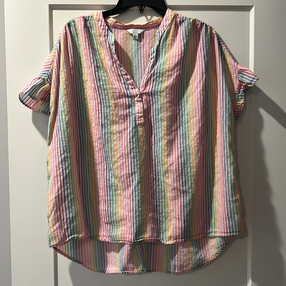 Crown & Ivy summer top